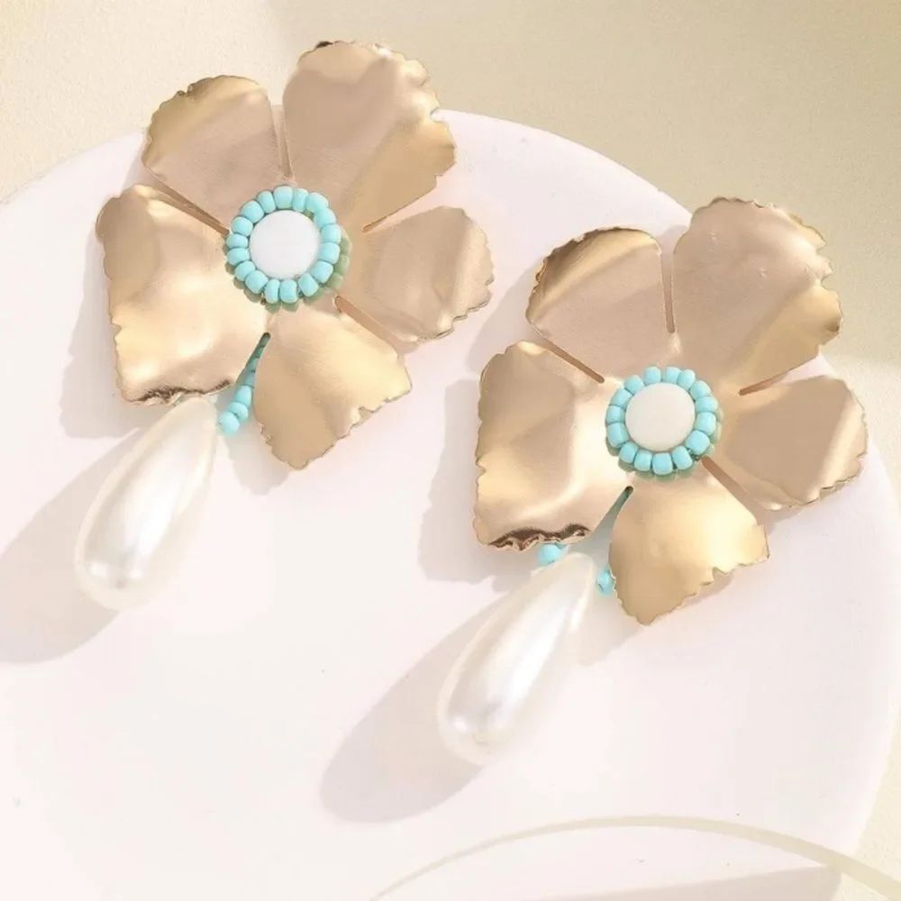 Flower statement earrings A74
